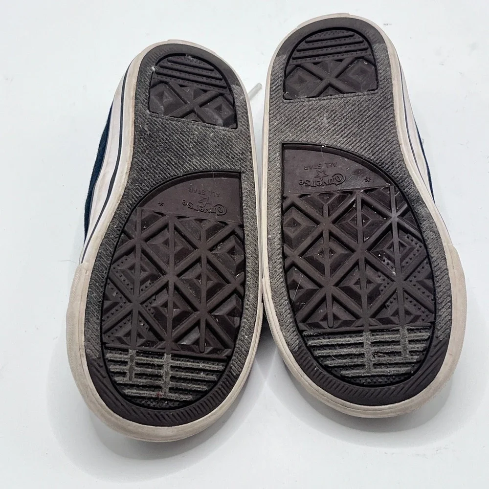 Child Size 10 Converse Chuck Taylor All Star Low Top Black Canvas Sneakers 7J235